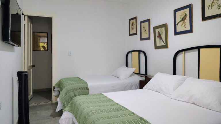 Habitación de dos camas, Hotel Parque Recuca, Recorrido de la Cultura Cafetera